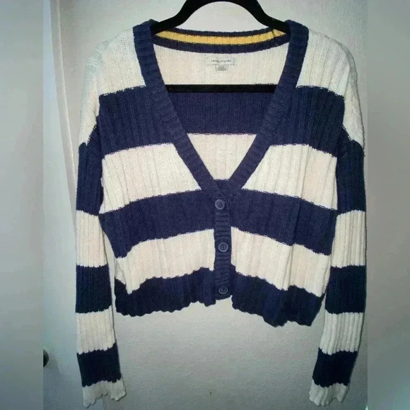 American Eagle Cardigan - Picture 1 of 3